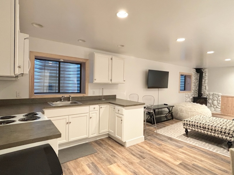 400 Henley Road- Studio