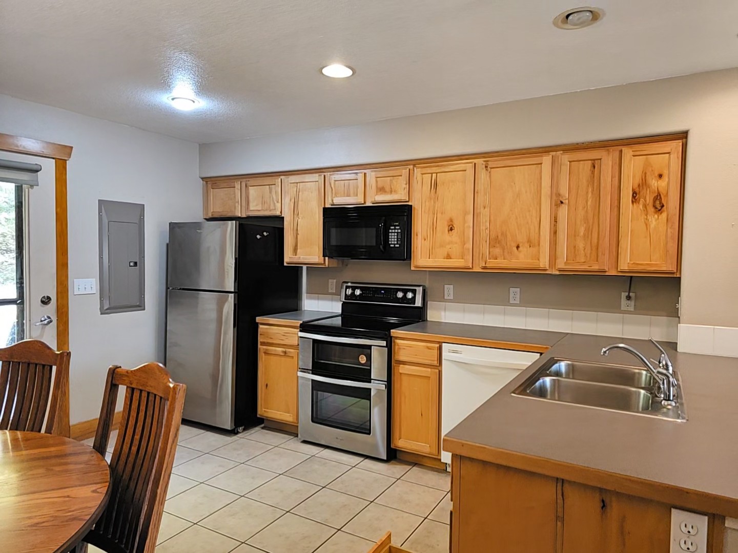 585 N Cache Street #7 - 1